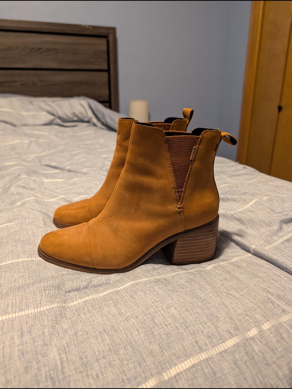 Toms Women's Chestnut Brown Leather Ankle Booties